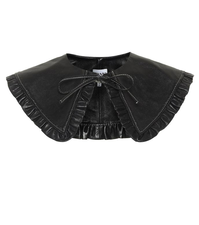 Kožený, Ganni, 185 eur, prodává MyTheresa.com