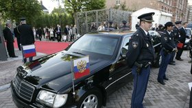 Limuzínou značky Mercedes jezdí i ruský prezident.