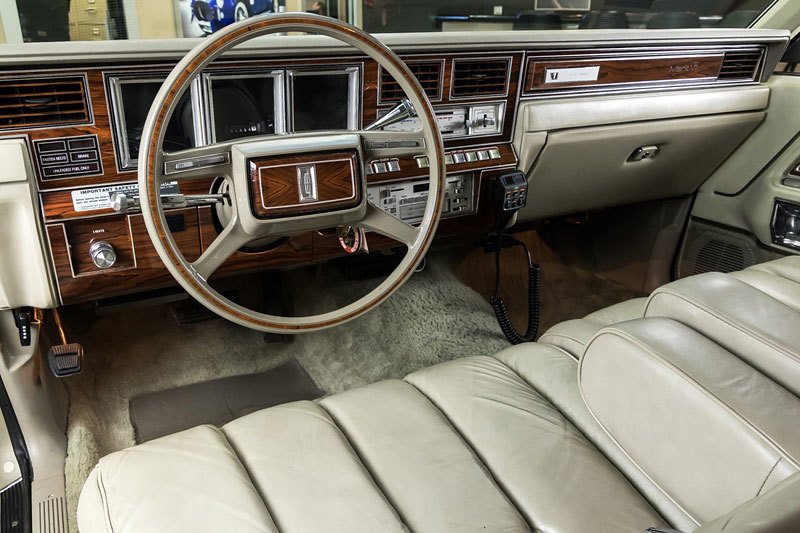 Lincoln Continental 