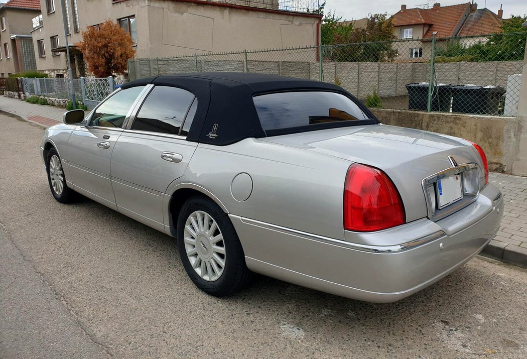 Lincoln Town Car