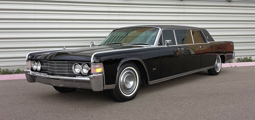 Prodloužený Lincoln Continental Steva McQueena