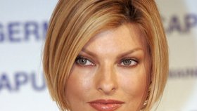 Modelka Linda Evangelista hodlá bojovat za luxus pro svého syna.