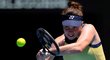 Linda Nosková ve čtvrtfinálovém duelu s Dajanou Jastremskou na Australian Open