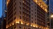 Linda Nosková bydlí v The Wall Street Hotel. Linda Nosková bydlí v The Wall Street Hotel.