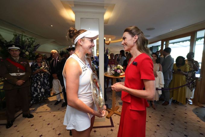 Co se dělo v zákulisí bezprostředně po triumfu Noskové? Špitání s princeznou! Víme, co si řekly Co se dělo v zákulisí bezprostředně po triumfu Noskové? Špitání s princeznou! Víme, co si řekly