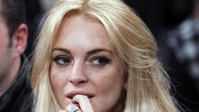 Lindsay Lohan je podezřelá z krádeže náhrdelníku.