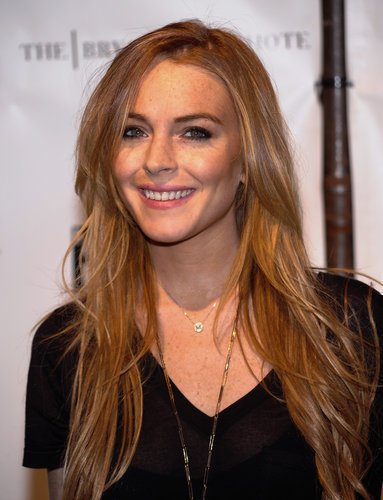 Lindsay Lohan v roce 2009 měla krásně bílé a zdravé zuby