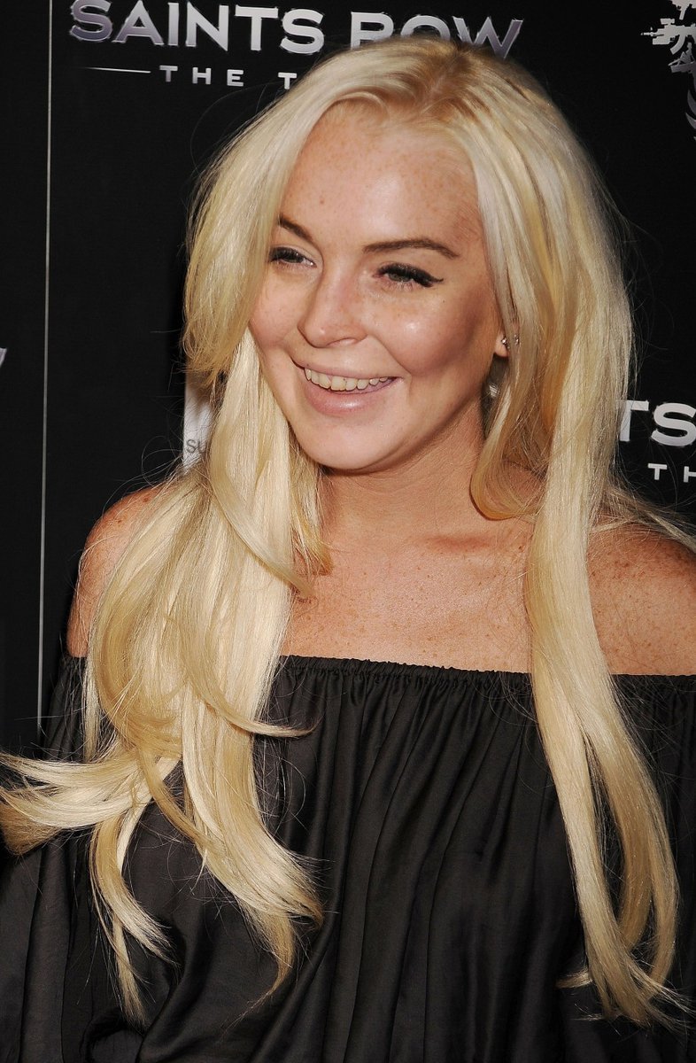Lindsay Lohan si nechala raději zuby rychle spravit