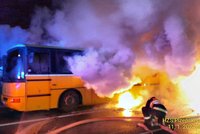 V Líních shořel autobus, jelo v něm 45 lidí: Řidič byl opilý!