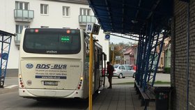 Autobus linky č. 666 vyjíždí na svou pravidelnou jízdu do Osvětiman. Z Kyjova vyjíždí ze stanoviště č. 13.