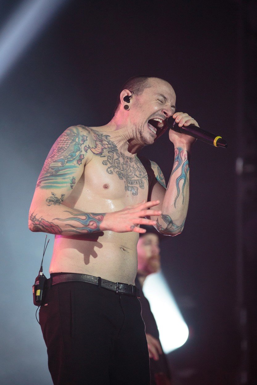 Frontman kapely Linkin Park Chester Bennington zemřel.