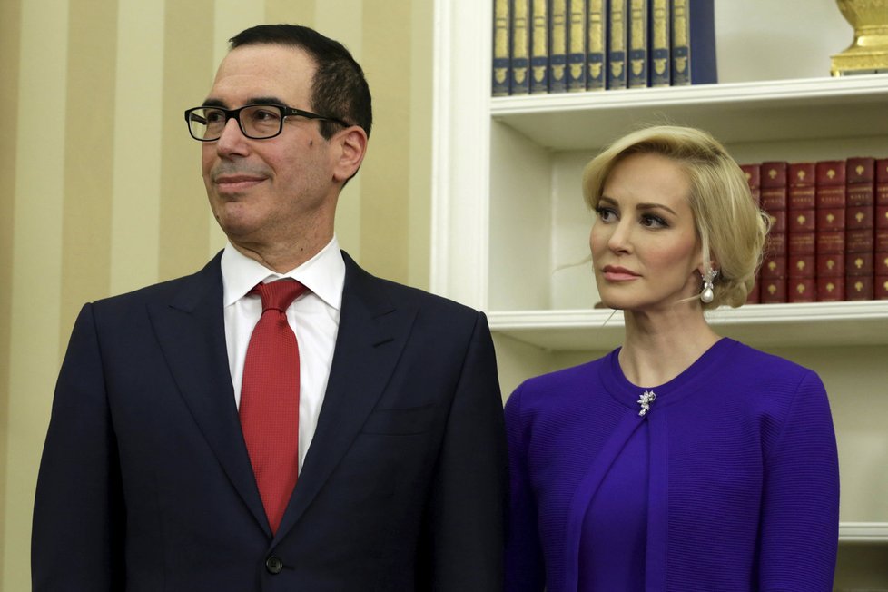 Steve Mnuchin a jeho snoubenka Lousie Lintonová