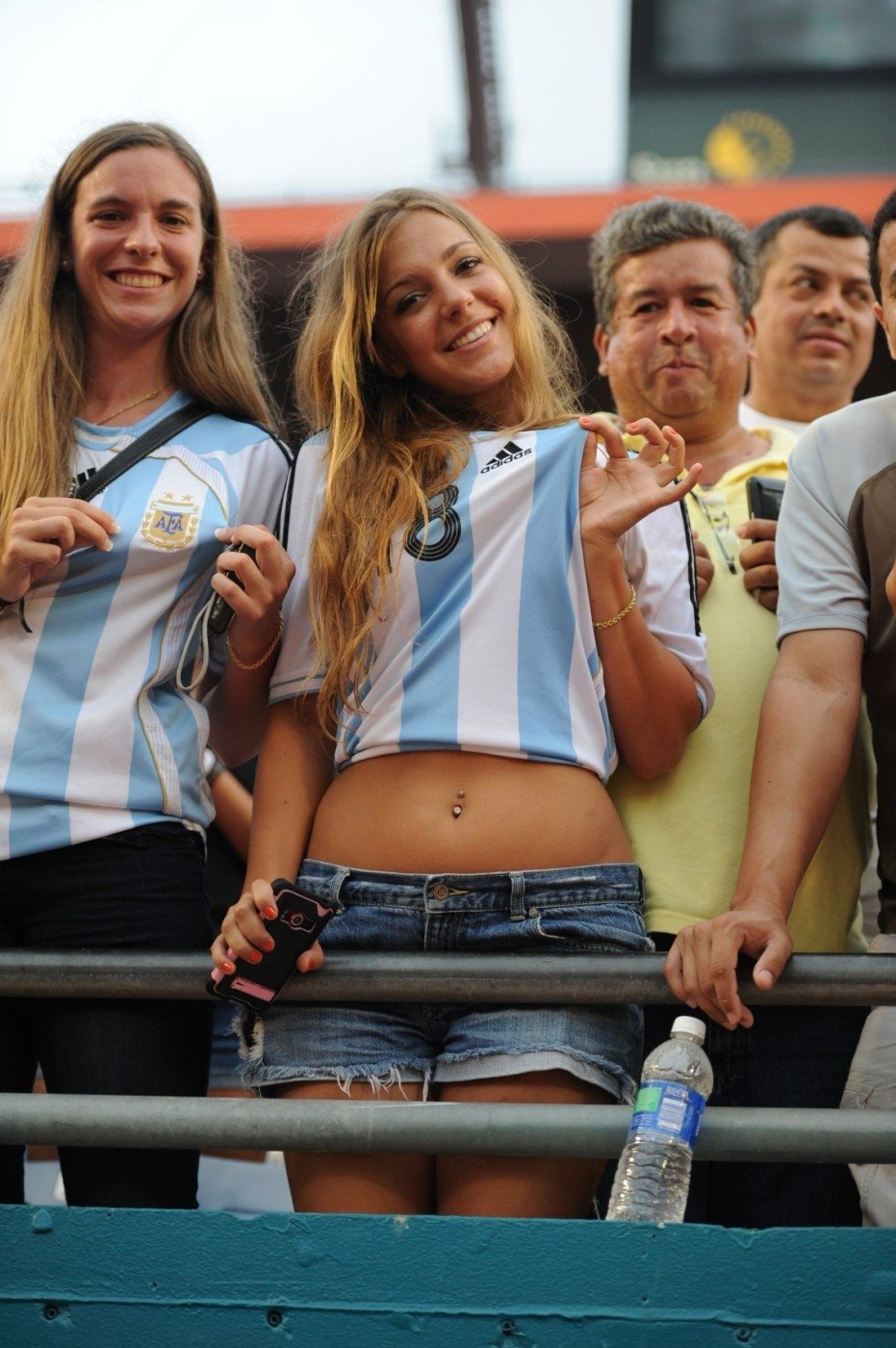 Argentinské fanynky nedají na Messiho dopustit