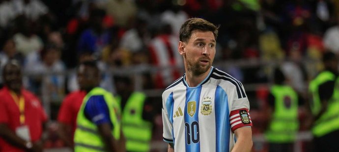 Posledně se mohl Lionel Messi radovat z trofeje pro vítěze.