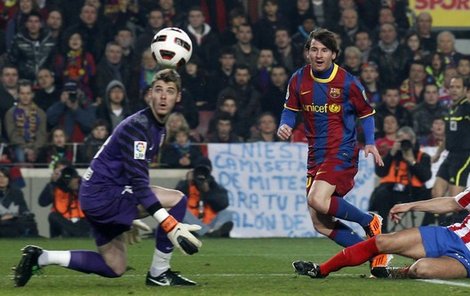 Pomsta! Messi utekl Ujfalušimu a vstřelil gól.