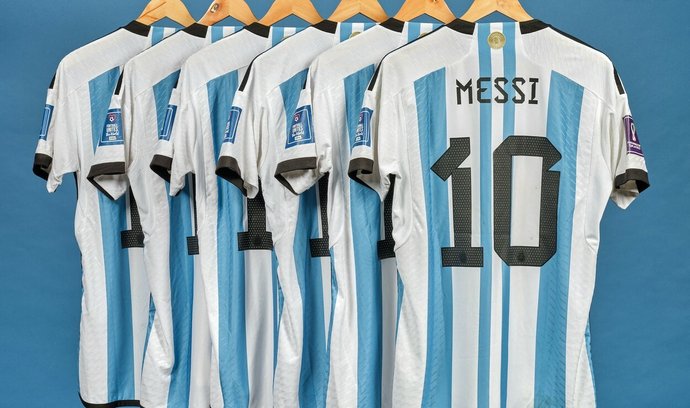 Messiho dresy jdou do dražby, mohou překonat aukční rekordy