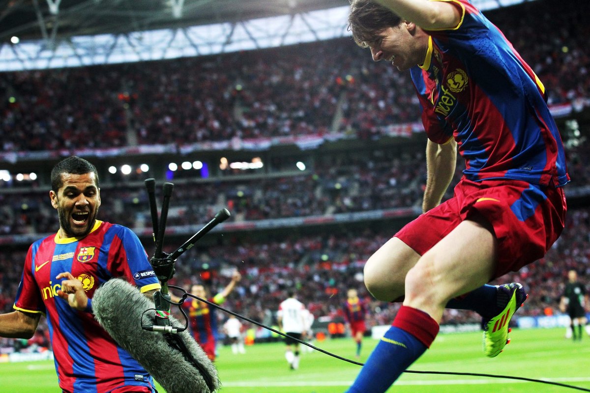 Motovidlo Messi rozkopl mikrofon