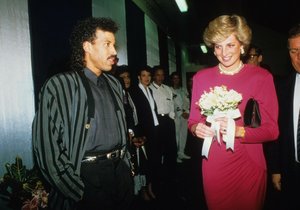 Lionel Richie a princezna Diana po koncertu pořádaným jejím fondem