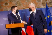 Ministr Lipavský na první cestě za hranice: Se Slováky řešil i vztahy s Ruskem