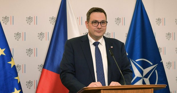 Korespondenční volba netáhne: K hlasování za zahraničí se přihlásilo 27 500 Čechů