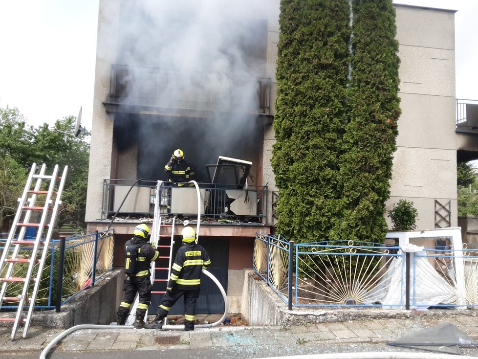 V Lipníku nad Bečvou hořel rodinný dům.