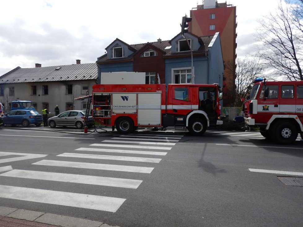 V Lipníku nad Bečvou vyhořela hračkářská dílna.