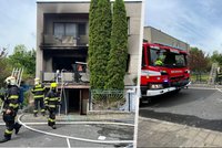 Senior (80) z Přerovska měl zapálit rodinný dům: Vnuk (26) zůstal uvnitř, zachránili ho kominíci