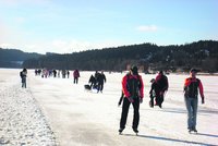 Zamrzlé Lipno: 11 kilometrů na bruslích!