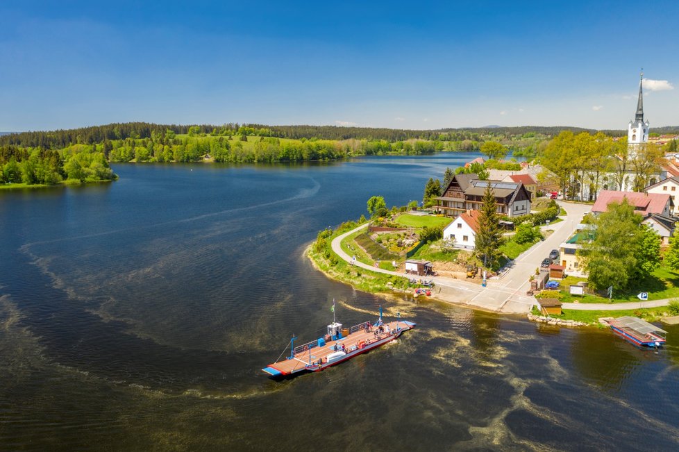 Lipno patří mezi nejoblíbenější dovolenkové destinace v Česku