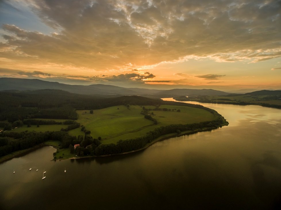 Lipno patří mezi nejoblíbenější dovolenkové destinace v Česku