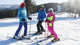 Skiareály v Česku nezdraží, někde dokonce zlevní. Jakou roli v tom hrají Alpy?