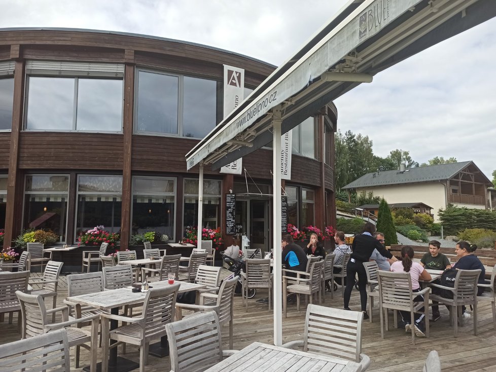 Restaurace Blue Lipno z Anemity Resorts leží na břehu Lipenské přehrady na kraji Lipna nad Vltavou.