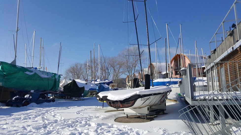 Kapitanát Mariny pod sněhem