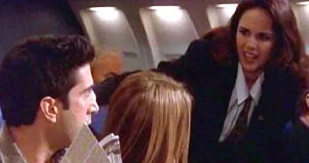 Lisa Cash si zahrála letušku. Původně ale měla být Chandlerova milenka!