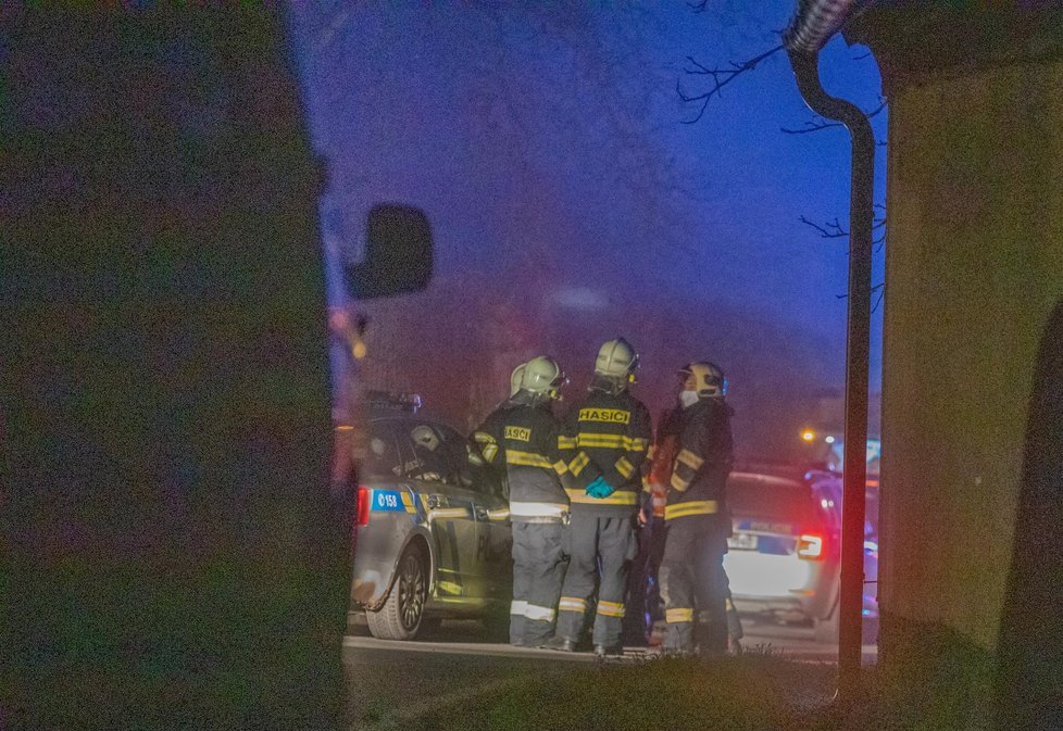 Vyšetřovatelé na místě tragédie byli až dlouho do noci