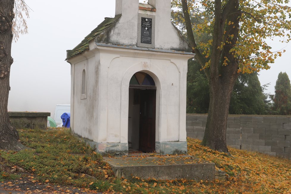 Líský je malá obec, bydlí v ní asi sto obyvatel. Rodinná tragédie všechny zasáhla.