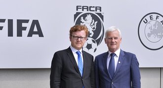 UEFA řeší české sudí. Nelíbí se Mlsna, Listkiewicze nadzvedla kontrola