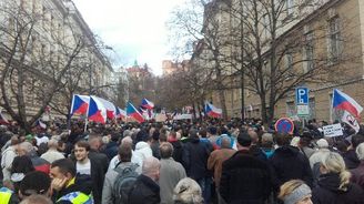 Sledovali jsme živě oslavy a demonstrace k výročí sametové revoluce