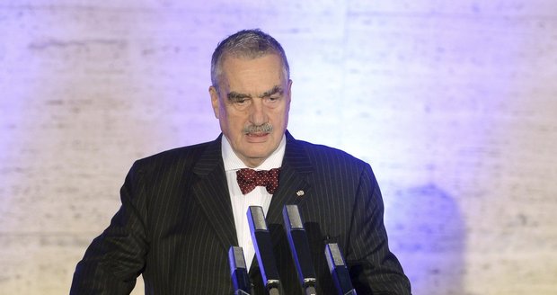 Hned máme plná kaťata z uprchlíků, kritizoval Schwarzenberg. Je to prý mindráky