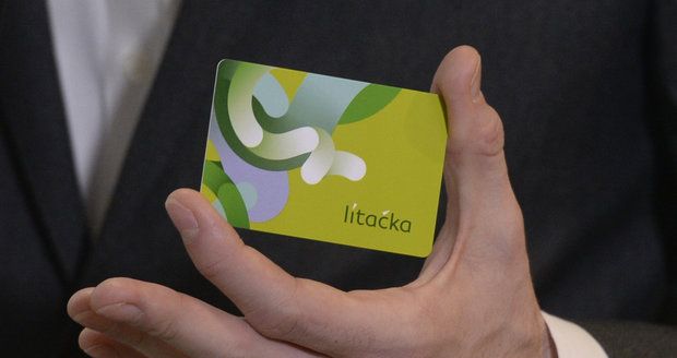 Novou kartu Lítačka pro pražskou MHD už si vyzkoušela primátorka Adriana Krnáčová (ANO).