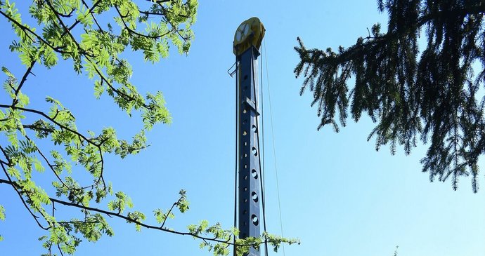 Průzkumný vrt k těžbě lithia na Cínovci.