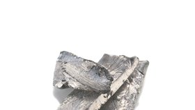 Čisté lithium se prodává za asi trojnásobek ceny vytěženého surového kovu.