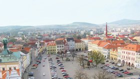 Kamera minutu po minutě snímá jarní idylku na litoměřickém náměstí