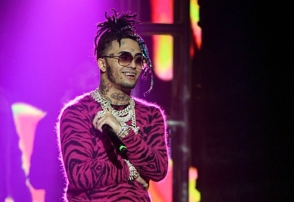 Na předávání porno Oscarů vystoupil i rapper Lil Pump.