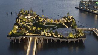 New York zpřístupnil plovoucí park. Jeho architekt promění i centrum Prahy