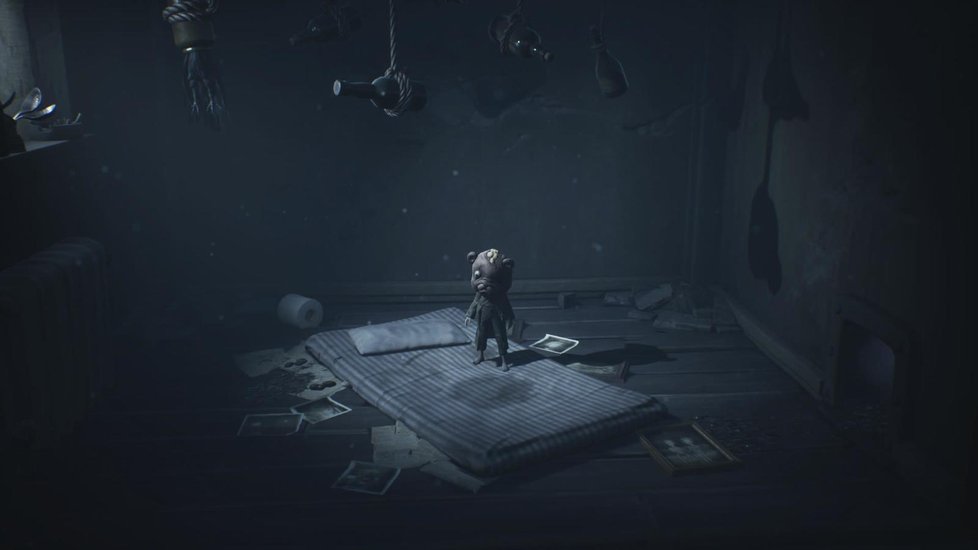 Hororová hopsačka Little Nightmares II pro PlayStation 4. (Screenshoty pocházejí z hraní na PlayStation 5.)