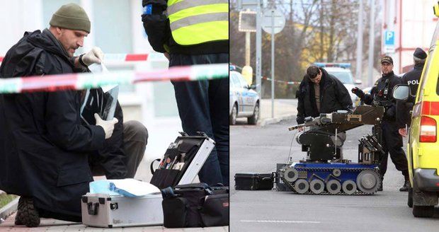 Pod vůz v Litvínově někdo schoval podezřelou igelitku: Byly v ní dvě pistole