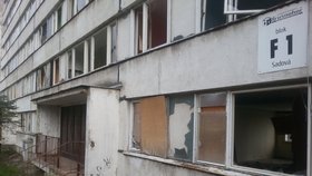 V Česku chybí tisíce bytů. Na vině jsou vybydlené domy i „čurbes“ v zákonech