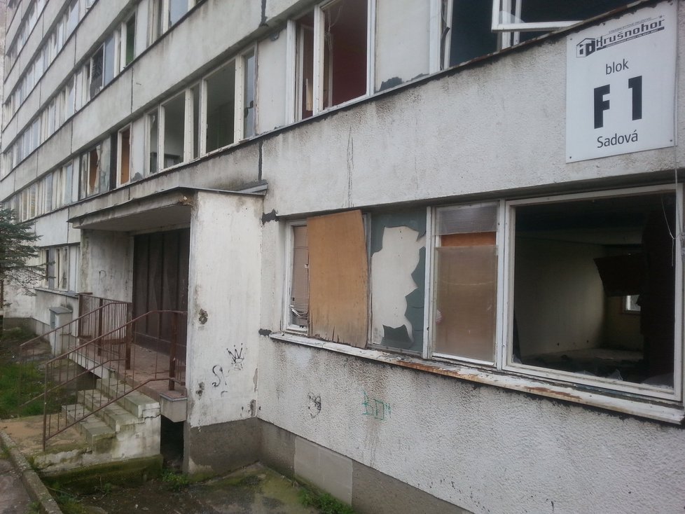 Litvínovské ghetto patří mezi největší v republice. Žije tu až 5000 lidí.