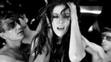 Liv Tyler v reklamě Givenchy: Sexy dračice obklopená muži